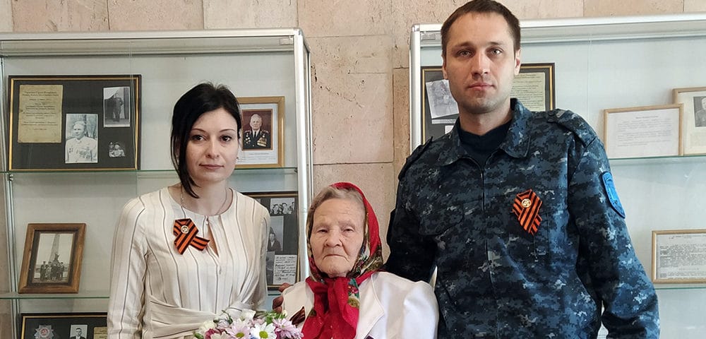 Руководство ГСИН поздравило ветерана ВОВ с наступающим Днем Победы